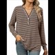 thumbnail image 1 of Camisas de Larga para Mujer, Jersey de Cuello en V A Rayas, Corte Holgado, Blusas Y2K con Botones, Conjuntos de Otoño para Mujer. Color Café M, 1 of 9
