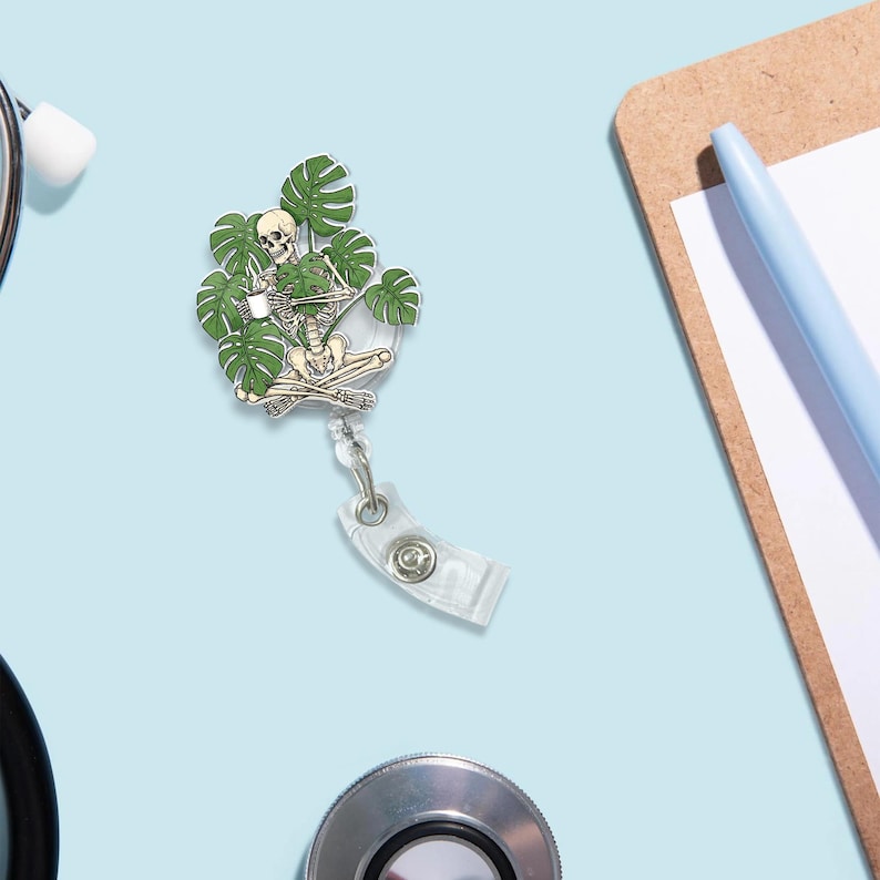 TiniDecor Skeleton with Monstera Badge Reel, Funny Retractable ID Holder, Plant Lover Gift for Nurse