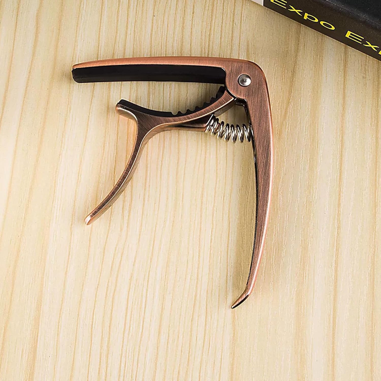 Guitar Capo Guitar Clip: Guitar Capo for Acoustic Guitar, Electric Guitars, Ukulele, Banjo, Mandolin, Bass, Acoustic Guitar Capo 6 String, Zinc Alloy Metal Guitar Clamp (Rose gold)