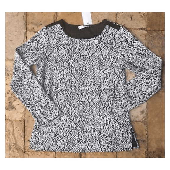 Natori Knit Jacquard Top in White and Black, size Medium