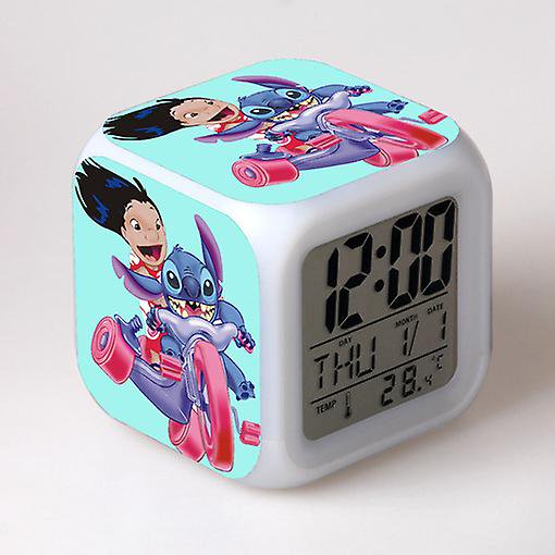 Reloj despertador digital LED Stitch Anime para niñas, bonito tamaño, 8 cm, 3 pulgadas, 7 colores que cambian de temperatura, perfecto para el dormitorio de las niñas (13)