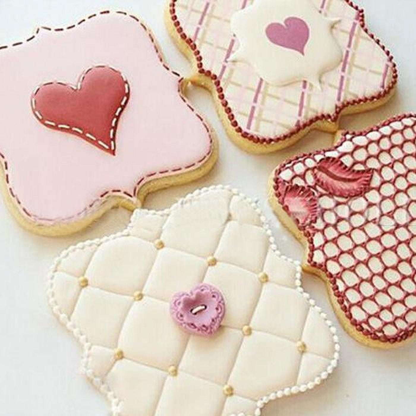 BCHOCKS Heart Cookie Cutter Set 7 Pcs with 100 Pcs 4 Clear Pink Heart Biscuit Bags - Valentine Day Cookie Cutters Set Stainless Steel Biscuit Pastry