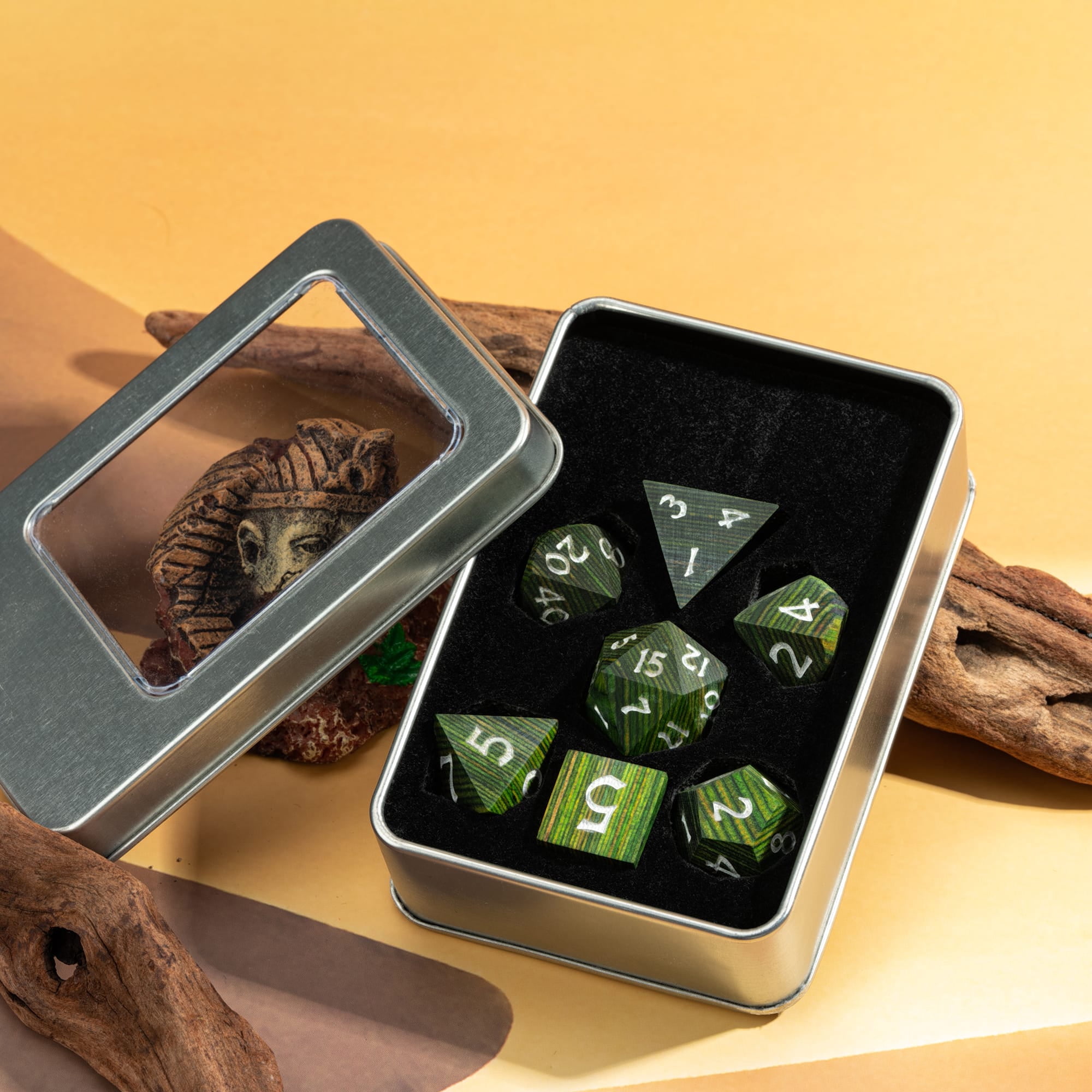 Cusdie 7Pcs/set Wooden DND Dice D&D Wood Dice D4 D6 D8 D10 D% D12 D20 Polyhedral Games Dice Set for Table Games MTG RPG