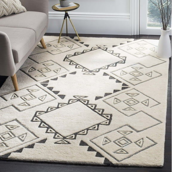 SAFAVIEH Casablanca Jerrie Aztec Plush Shag Area Rug, Ivory/Grey, 4' x 6'