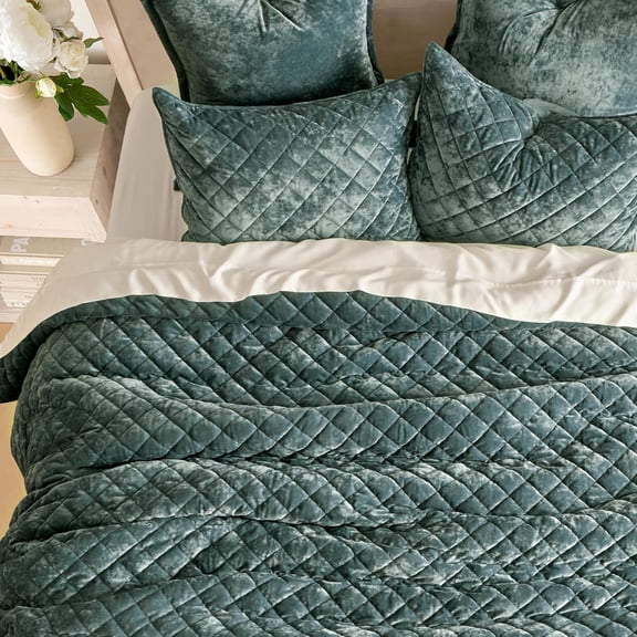 Luxury Velvet Quilt Set King Size, Diamond Quilted Lightweight Velvet Comforter for All Season, Ultra Soft Oversized Bedspread Coverlet Bedding Set with 2 Pillow Shams, Dark Green