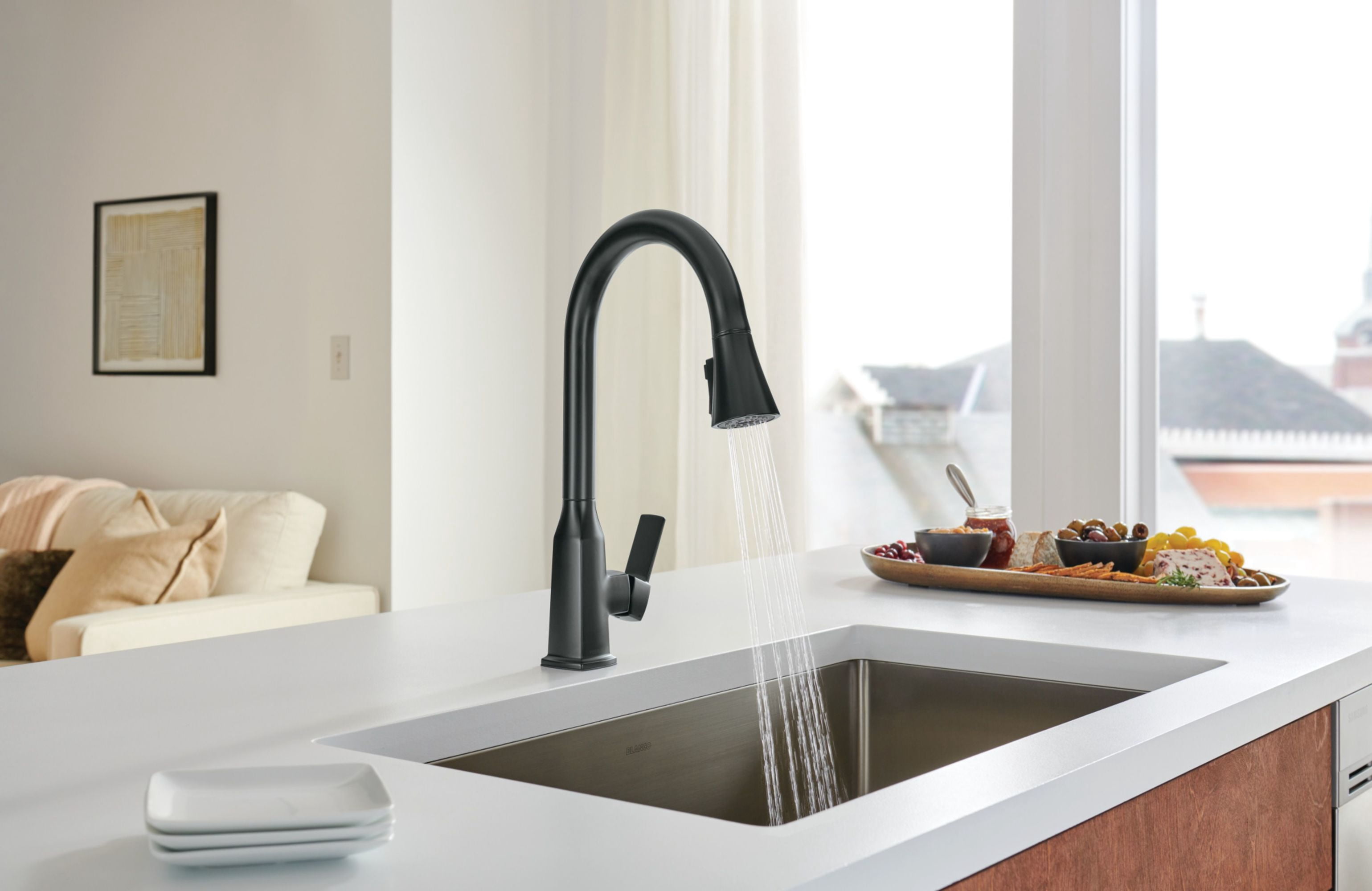 Peerless P7971LF-BL Ezra 1.5 GPM Single Hole Pull Down Kitchen Faucet - Black