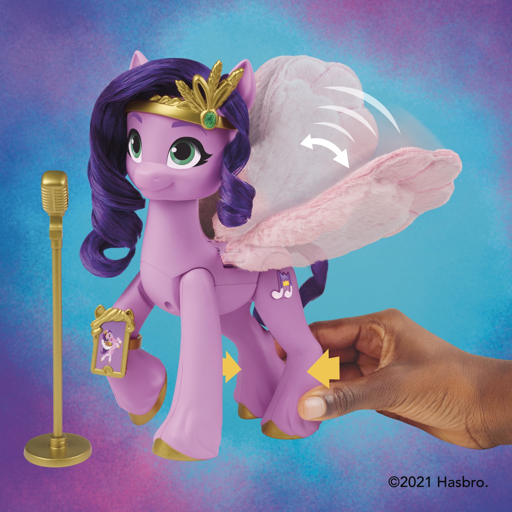 My Little Pony: A New Generation Musical Star Princess Petals, Plays Music