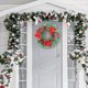 thumbnail image 1 of xihome Guirnalda de plstico verde de 76 cm (30 pulgadas) para decoracin de interiores y exteriores (puertas y paredes), ideal para fiestas navideñas, bodas y eventos. Resistente a la decoloracin., 1 of 6