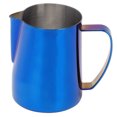 thumbnail image 1 of Jarra de café Titanize de acero inoxidable de 600 ml para espumar leche, ideal para latte art, color azul, 1 of 10