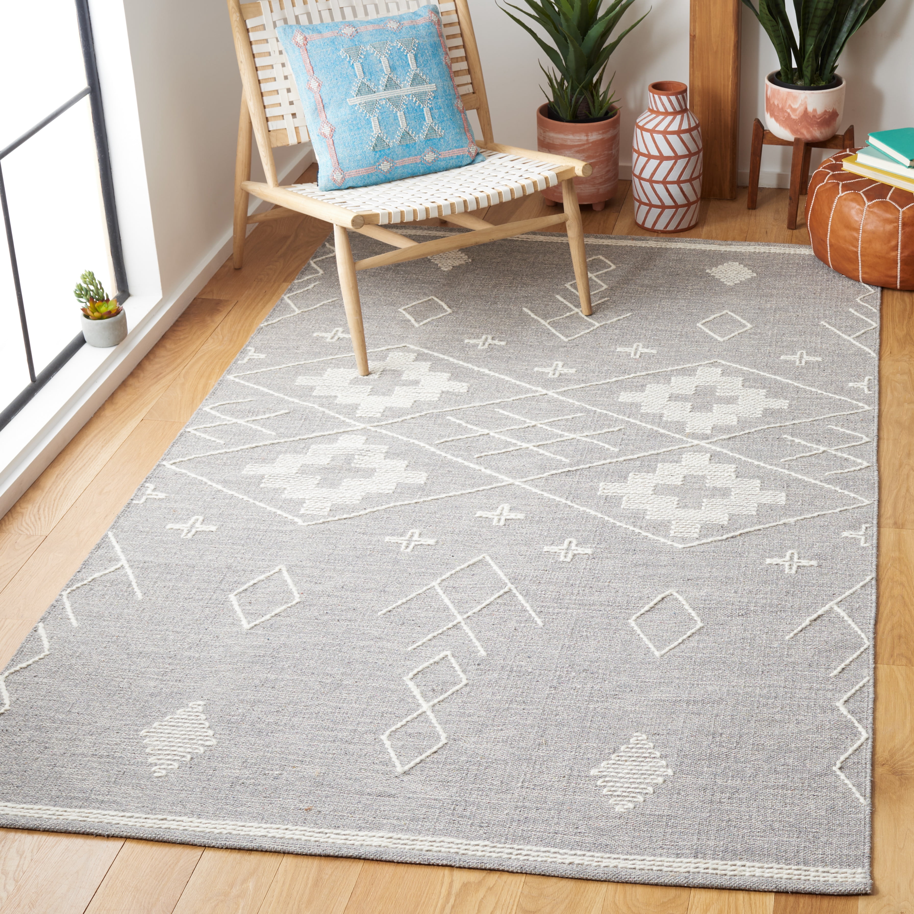 SAFAVIEH Kilim Phelim Tribal Area Rug, Grey/Ivory, 6' x 6' Square