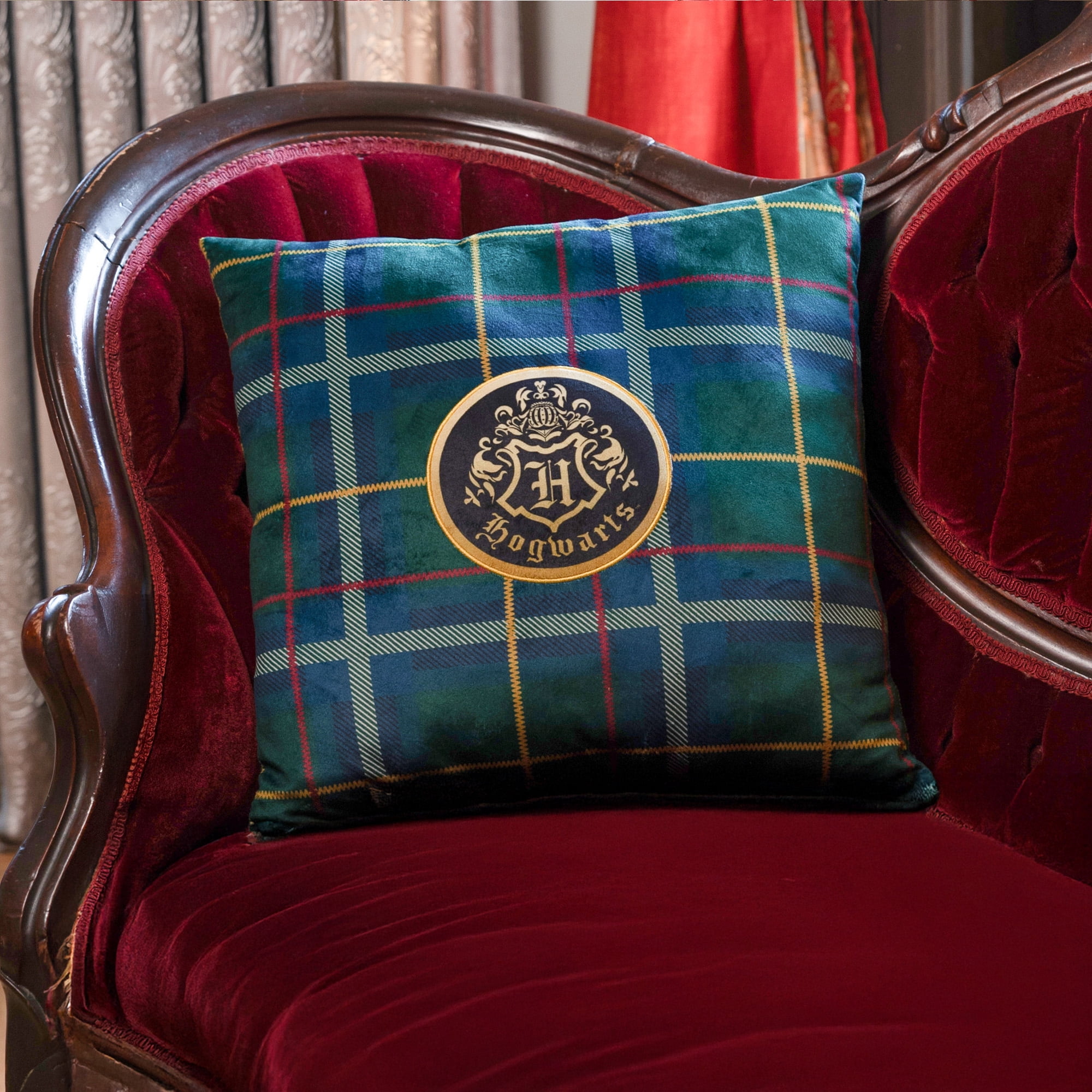 Harry Potter Hogwarts Alumni Throw Pillow, 18x18 Inches
