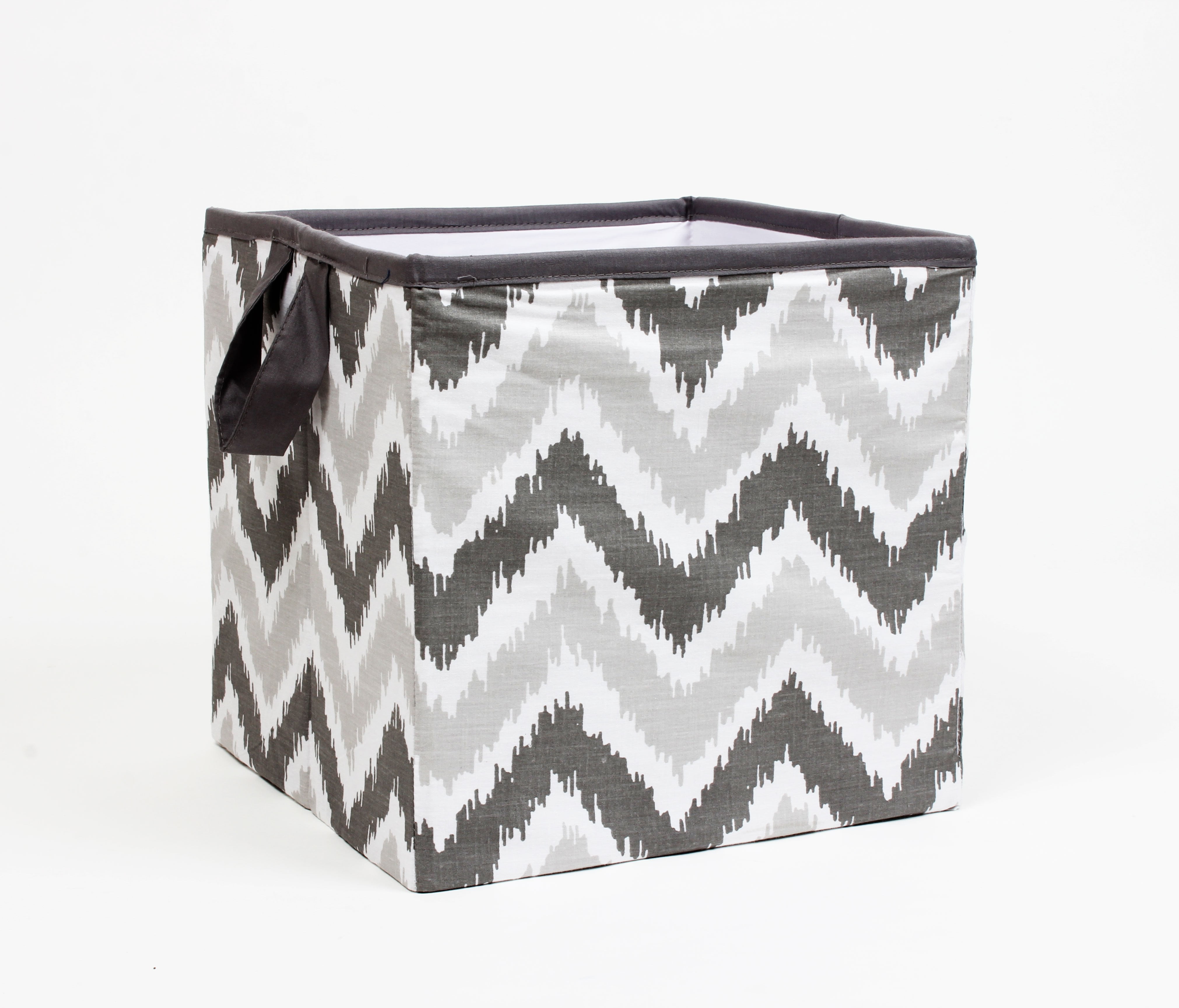 Bacati - Mix N Match Ikat Chevron/Dots Nursery Storage Items, Grey