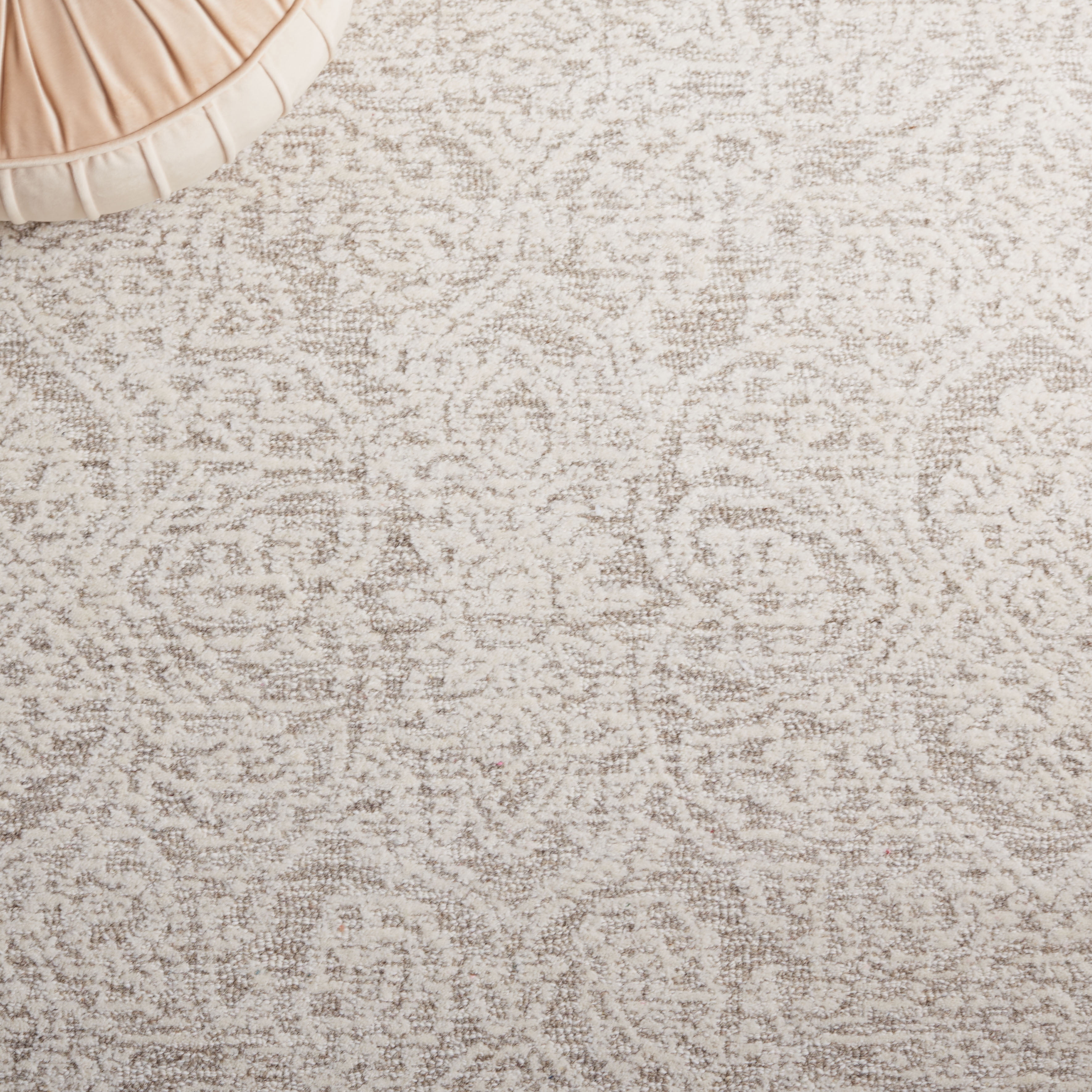 SAFAVIEH Metro Aditi Medallion Runner Rug, Natural/Ivory, 2'3" x 10'