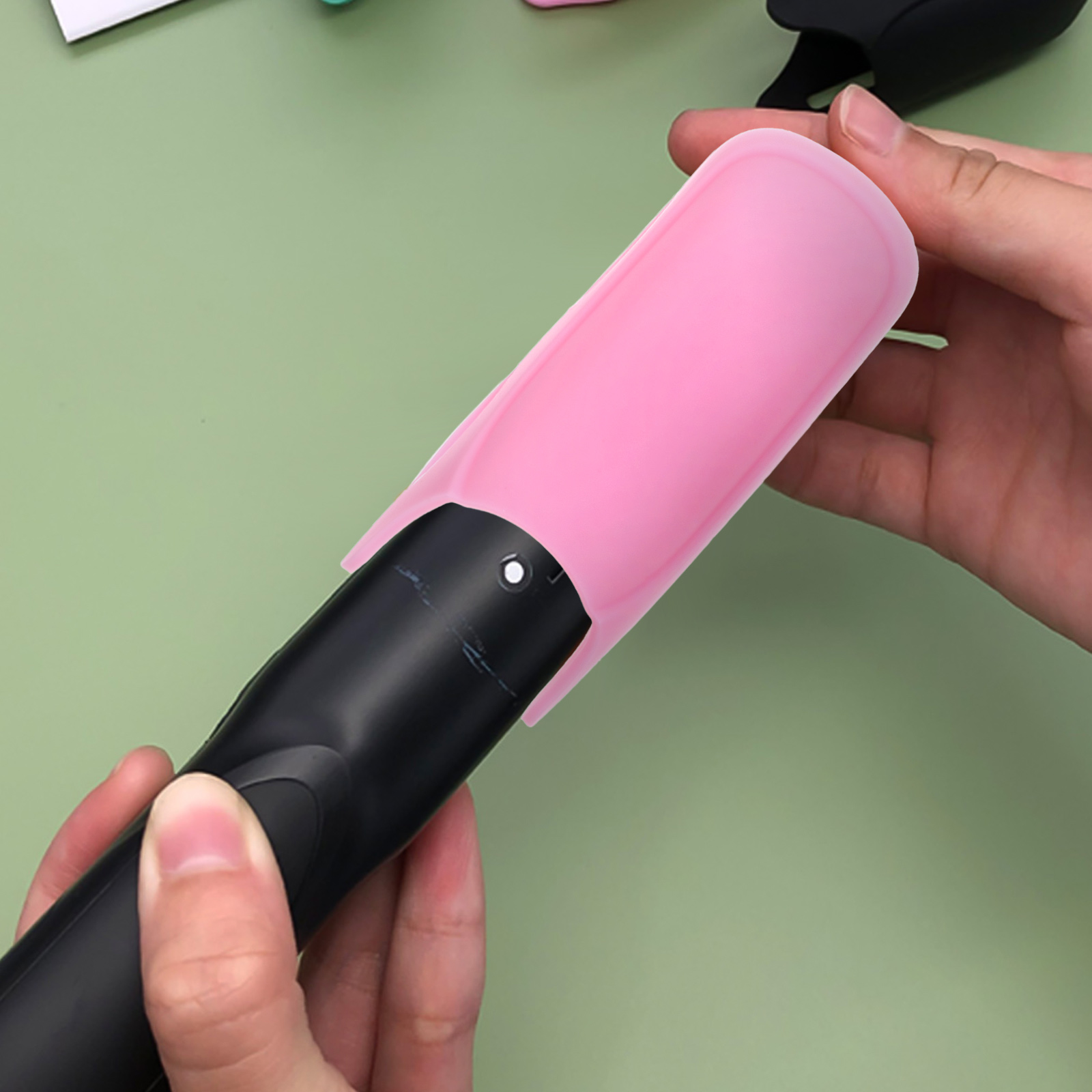 LOLIPPYY Protect Hands Curling Iron Sleeve Hair Curler Cover Silicone Pink 1Pack