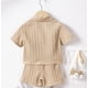 thumbnail image 4 of Odeerbi 1-6 Años Niños Conjunto de Verano Tejido de Punto de Algodón Manga Corta Shorts Set Cuello Botón Top Cintura Elástica Shorts Conjunto de Dos Piezas, 4 of 8