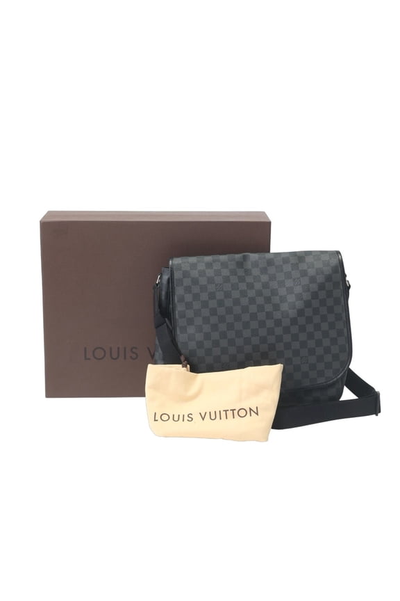 Pre-Owned Louis Vuitton Damier Graphite Daniel GM Leather Shoulder Bag N58033 Black (Good)