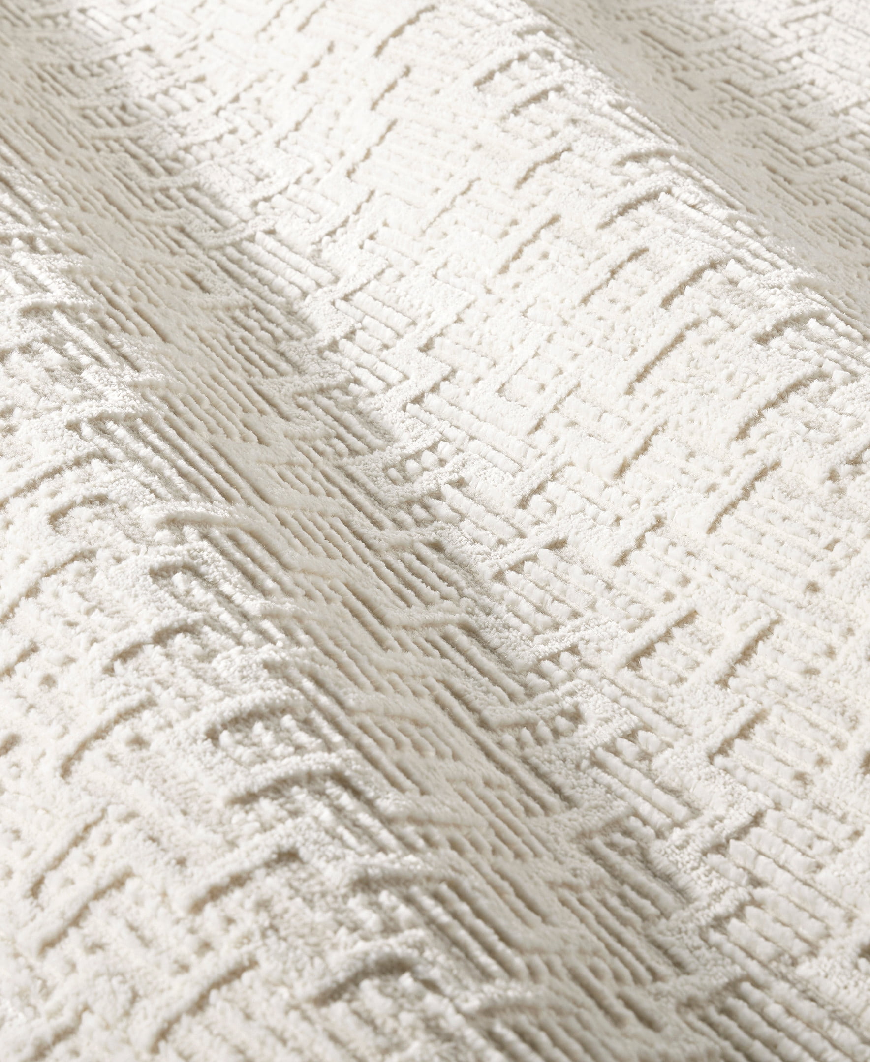TOWN & COUNTRY LUXE Tretta Modern Geo Area Rug with Plush High-Low Texture, Ivory, 5'2"x7'2"