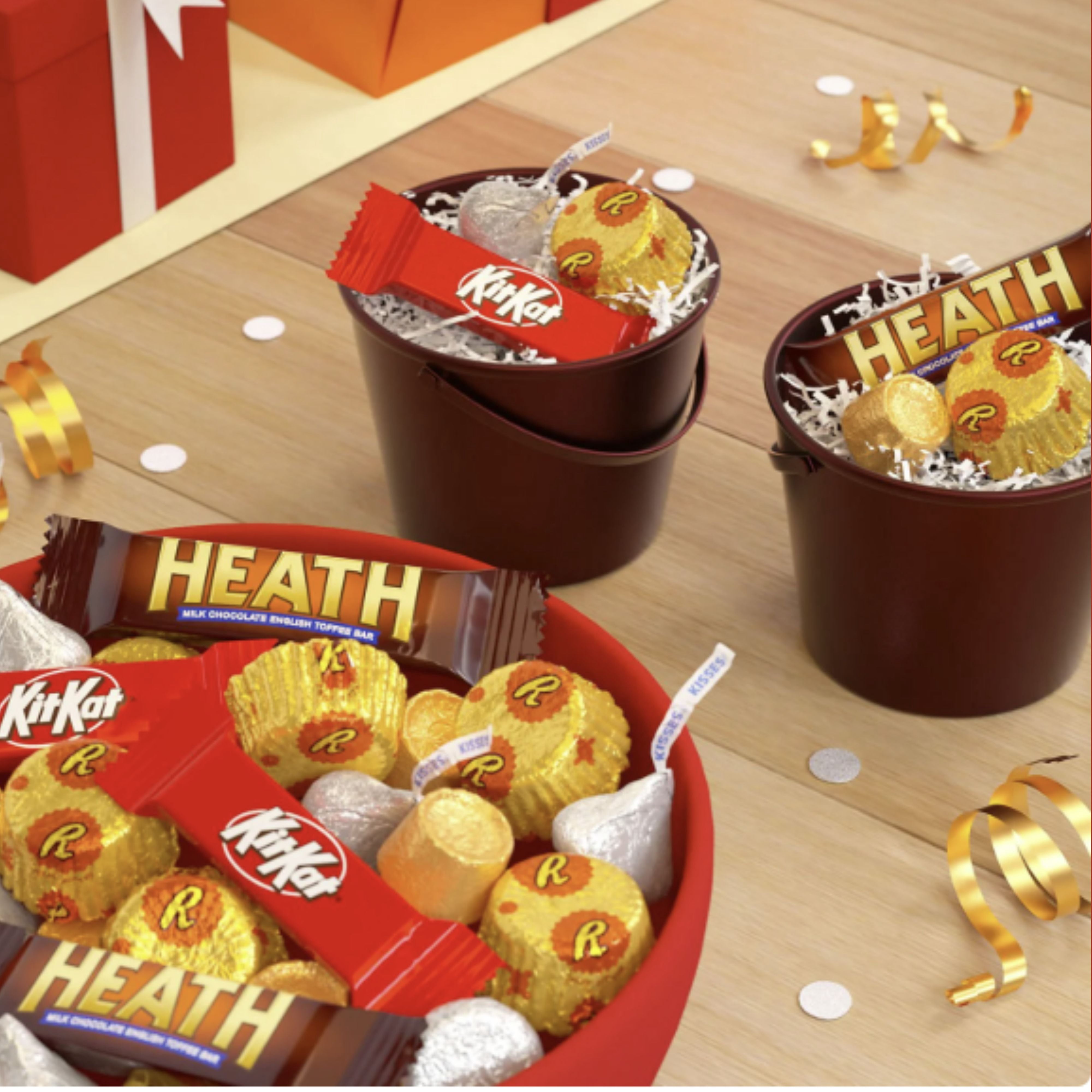 KitKat, Reese’s, Hershey’s Kisses & Heath Miniatures – 1.5 lbs Bulk Assortment of Individually Wrapped Chocolate Candy for Party Favors, Holidays, Office Snacks