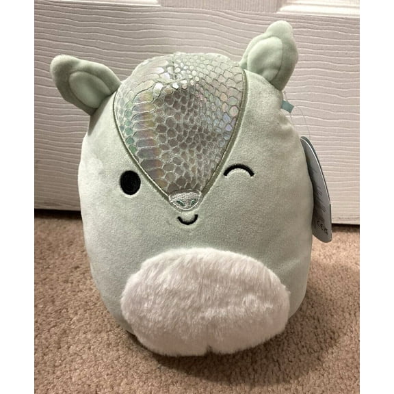 Squishmallows--Arilla the Armadillo 8"