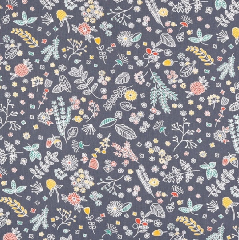 8Pcs 19.7x19.7 inch Quilting Cotton Fabric Squares, Floral Fabric for Sewing Crafts, Quilt Squares Fat Quarters Fabric Bundles, Soft Cotton for DIY Projects & Beginners Grey