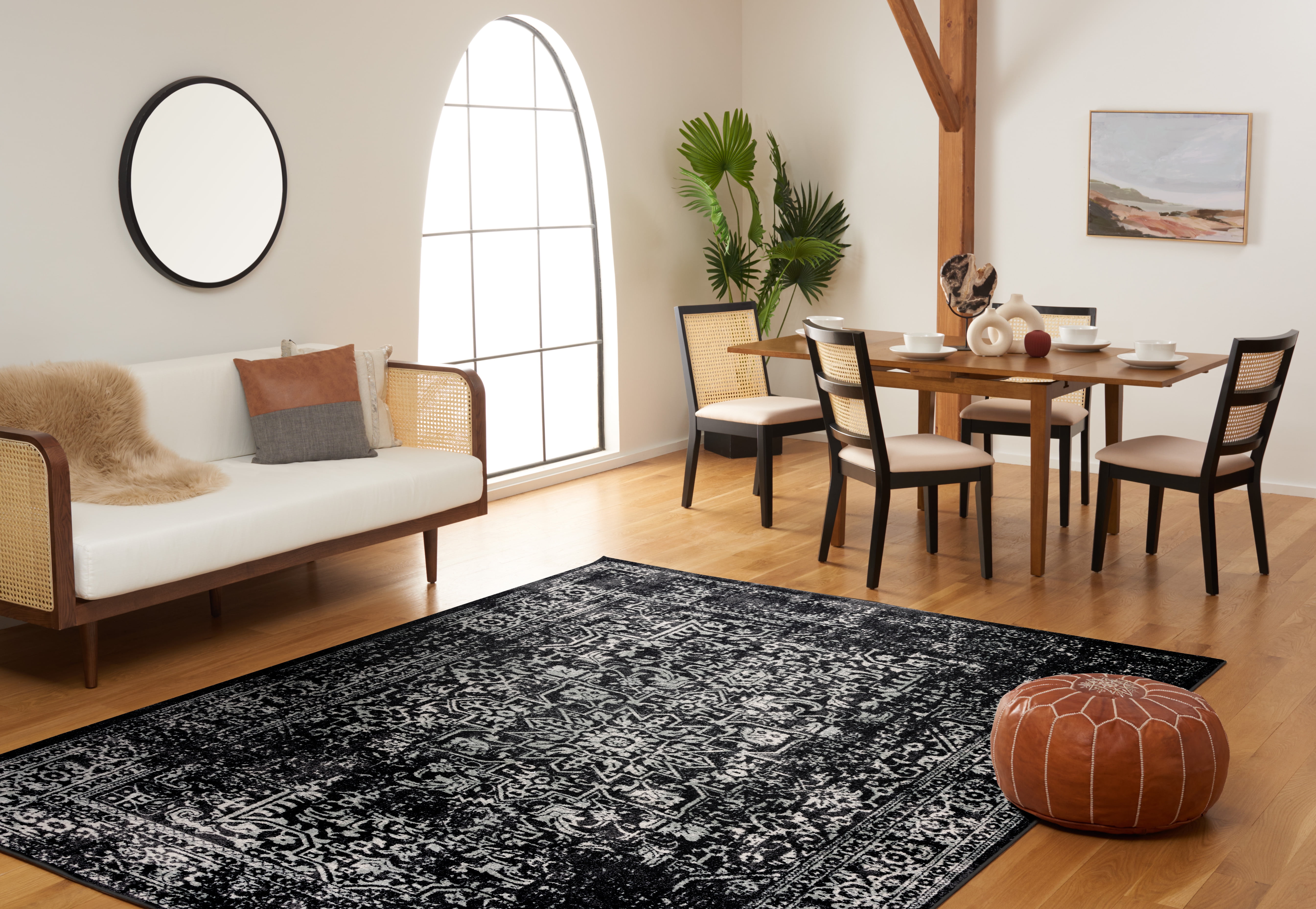 SAFAVIEH Square Rug 5'3" - Evoke Collection - Traditional Design, Black & Grey, Non-Shedding & Easy Cleaning, Ideal for Living Room, Bedroom, Dining Space