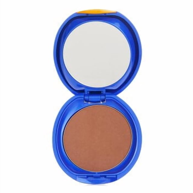 Base de maquillaje compacta Shiseido con protección UV SPF 30, color beige oscuro