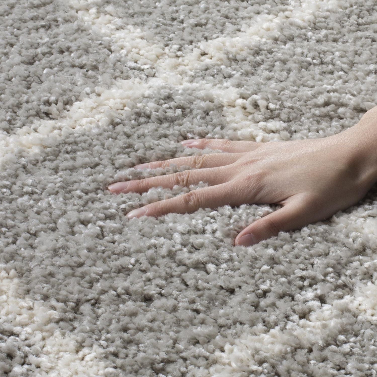 SAFAVIEH Berber Santana Geometric Shag Area Rug