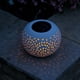 thumbnail image 1 of Farol solar de mesa para exterior | Luz LED con llama parpadeante | Lámpara solar inalámbrica de jardín en amarillo cálido | Lámpara de metal impermeable para patio, jardín y balcón, 1 of 5