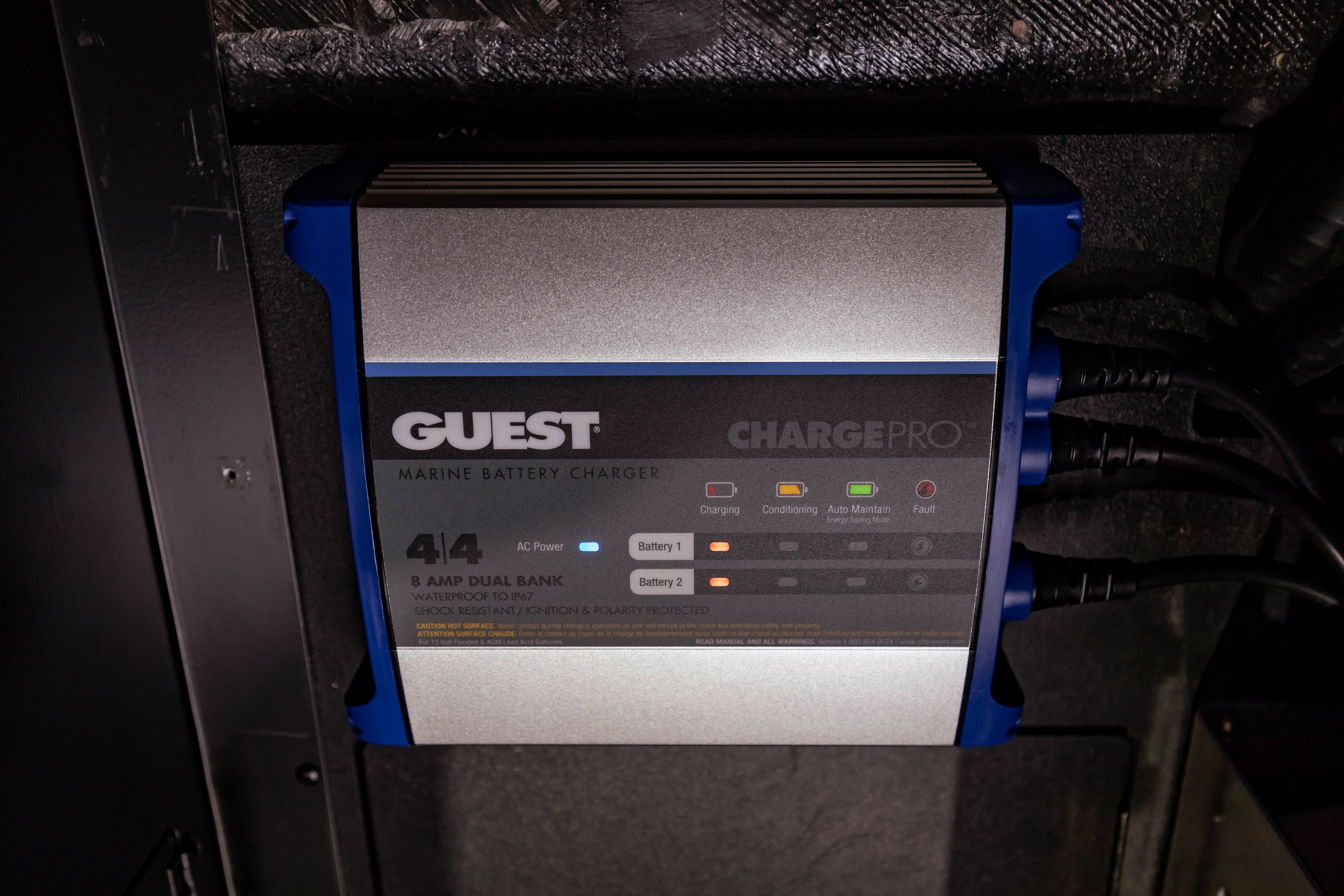 Guest 2707A 12V 8A 2-Bank On-Board Battery Charger for Fresh and Saltwater