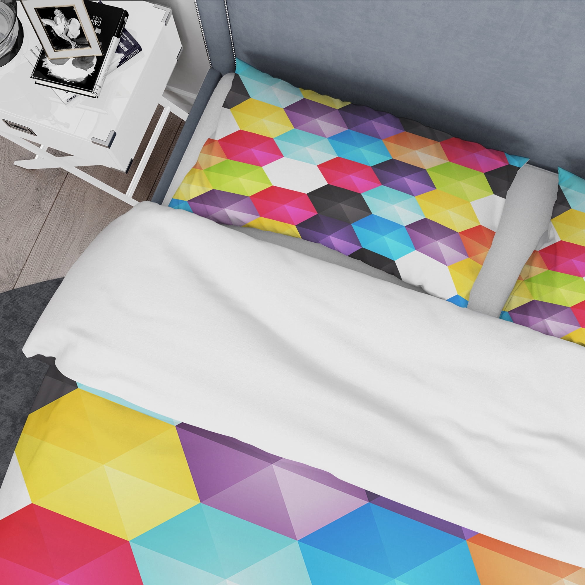 Designart 'Bright Hexagons' Modern Duvet Cover Set