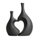 thumbnail image 2 of Jarrón de cerámica en forma de corazón para sala de estar, dormitorio, regalo de San Valentín, decoración moderna para el hogar, negro o blanco, 23x21 cm., 2 of 6