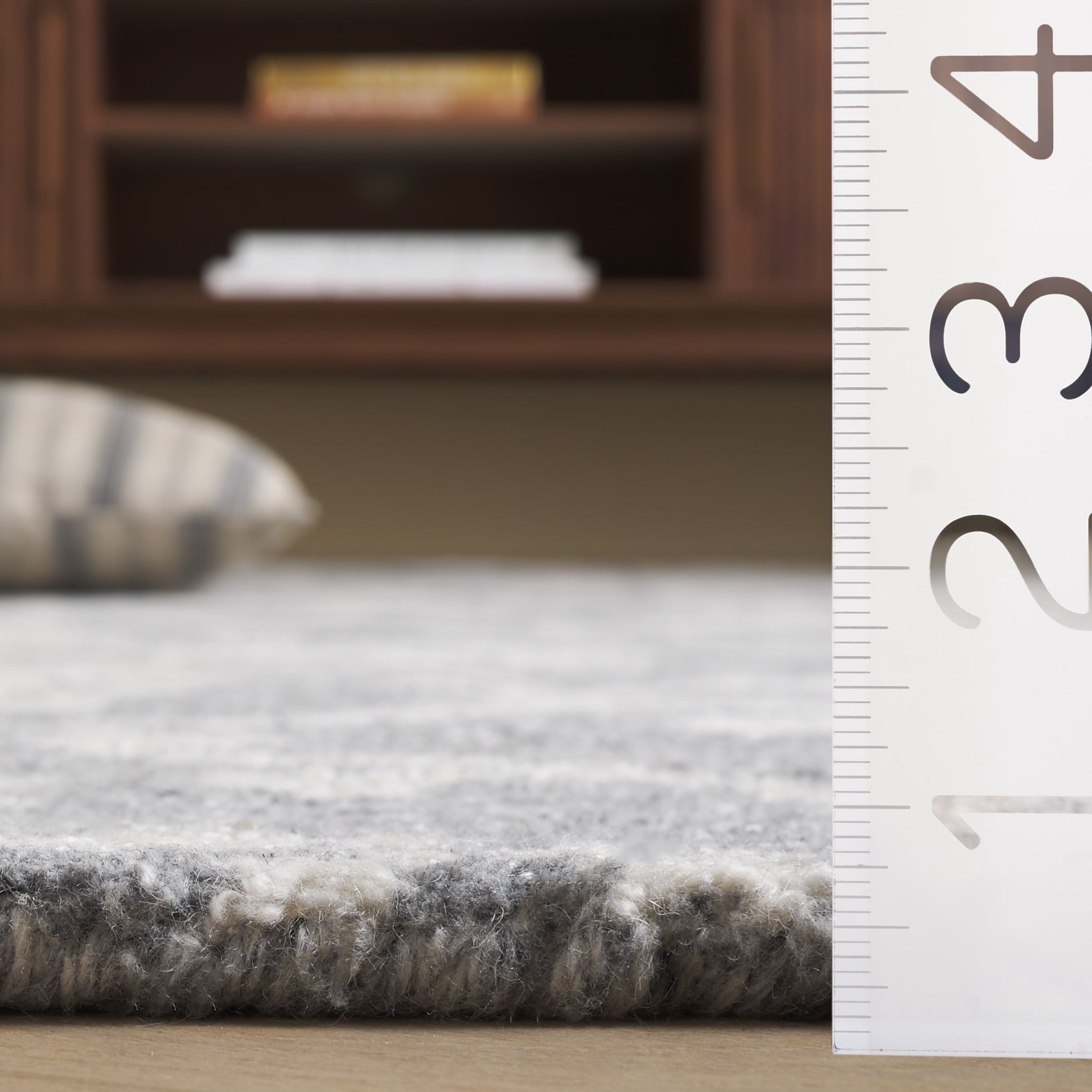SAFAVIEH Anatolia Garrick Medallion Area Rug, Grey, 6' x 6' Round