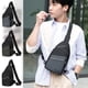 thumbnail image 1 of Bolsa bandolera para hombres y mujeres - Mochila multiusos para senderismo, bolsa mensajera de 30L con salida para auriculares, negra/gris/verde, 1 of 9
