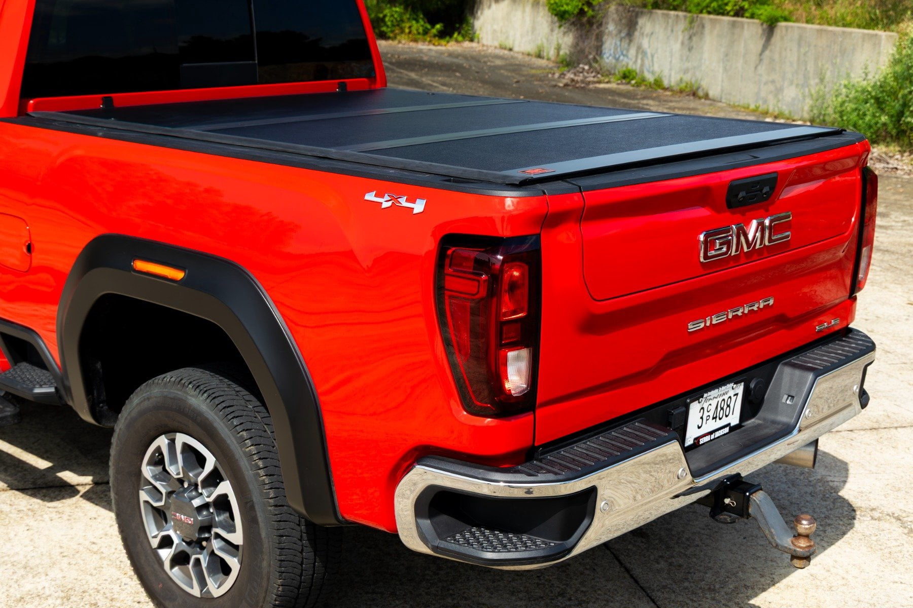 Rough Country Low Profile Bed Cover for 20-26 Chevy/GMC 2500HD | 6'9"- 47120651B