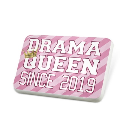 Porcelein Pin Drama Queen since 2019, in pink Lapel Badge –