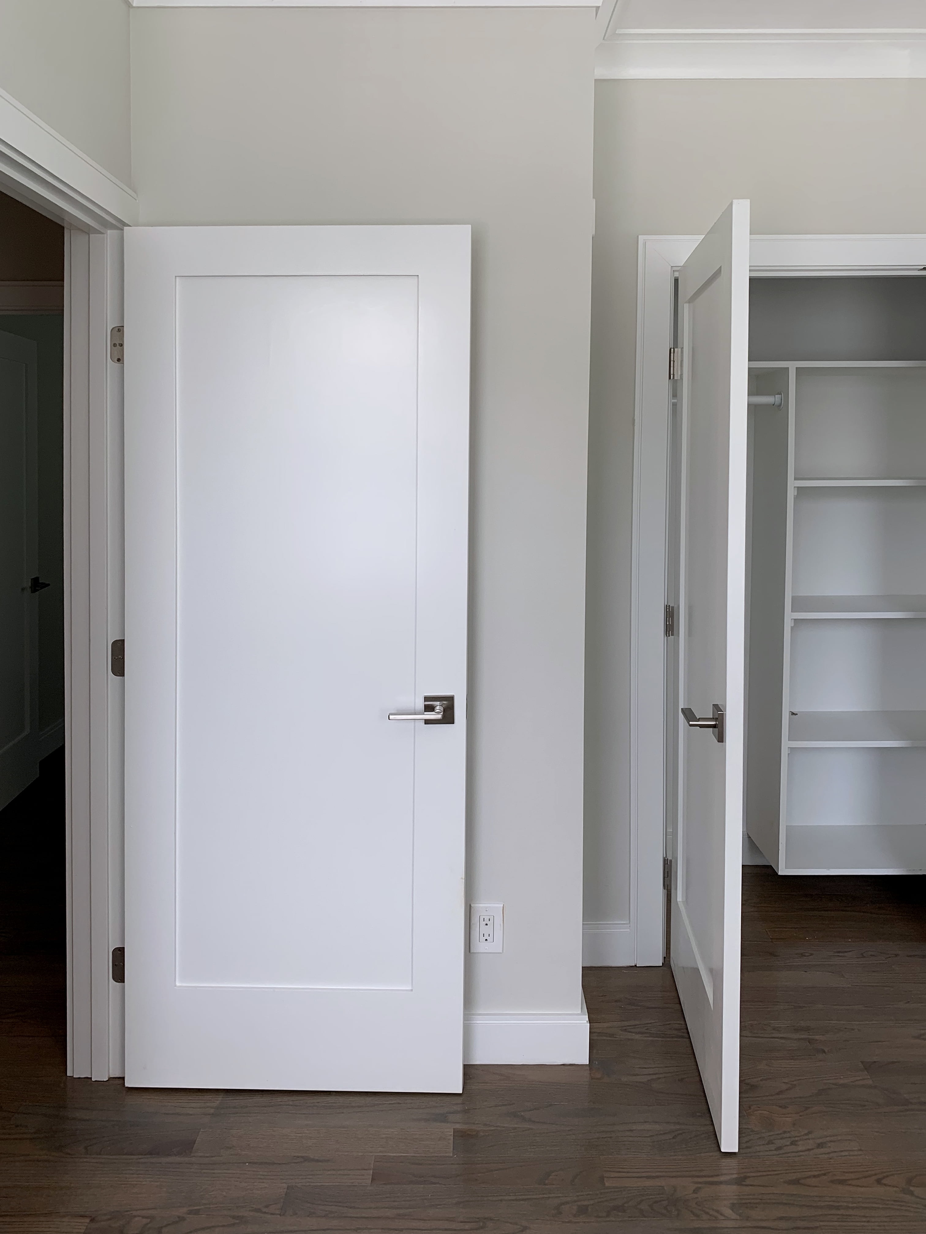 32 in. x 80 in. Right-Handed Solid Core White Primed Composite Single Pre-hung Interior Door Bronze Hinges