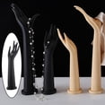 thumbnail image 1 of Modelo de muñeca de mano de maniquí femenino Hugo Corto negro Exhibición del anillo del maniquí, 1 of 8
