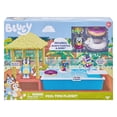 thumbnail image 2 of Set de juego para piscina Bluey con figura articulada de 2,5 a 3 pulgadas y tacón Bluey Bluey, 2 of 9