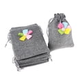 thumbnail image 1 of 12 Bolsas de lona con cordón, ideales para té, dulces o como recuerdo. gris, 1 of 9