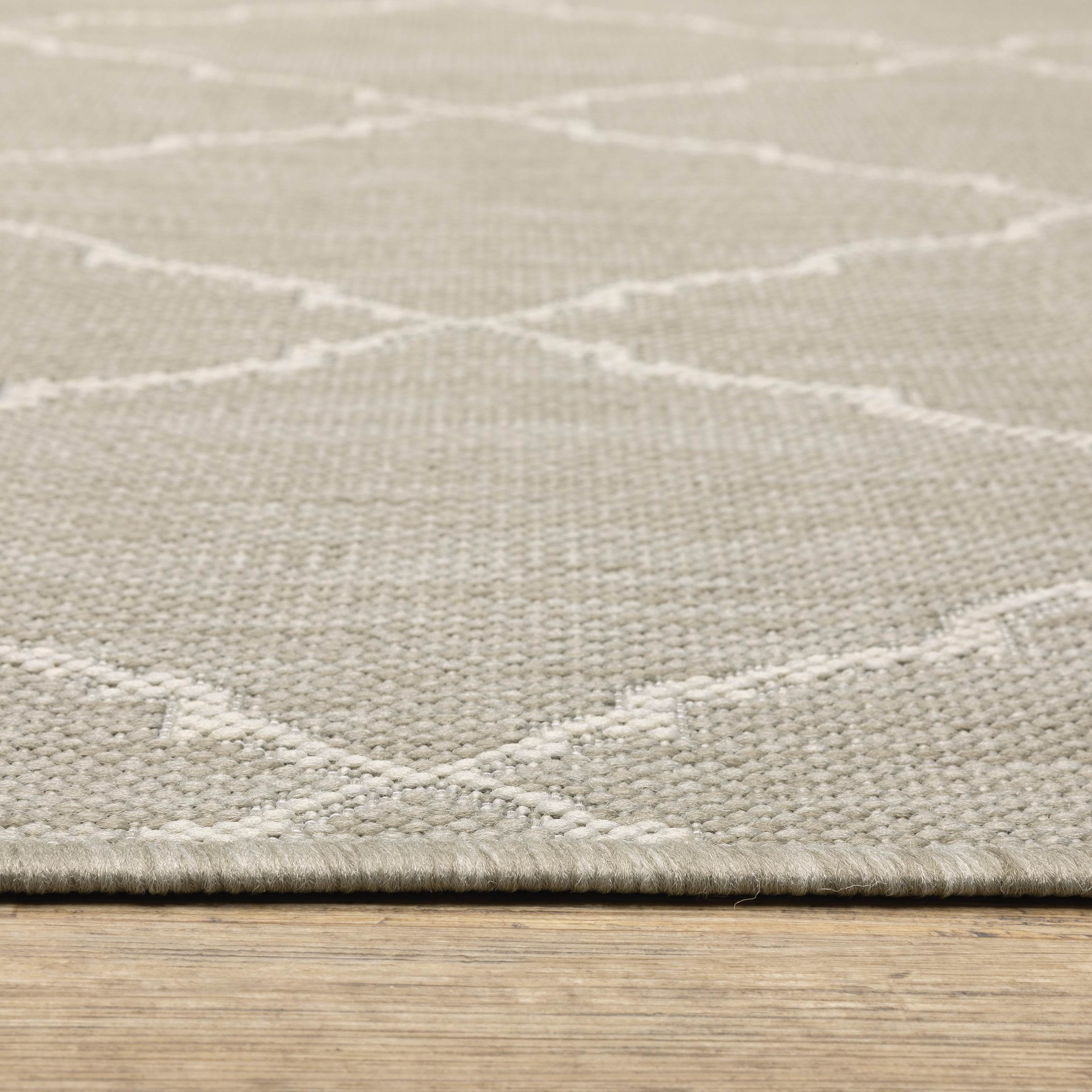 Avalon Home 6' x 9' Gray and Taupe Geometric and Trellis Outdoor Rug