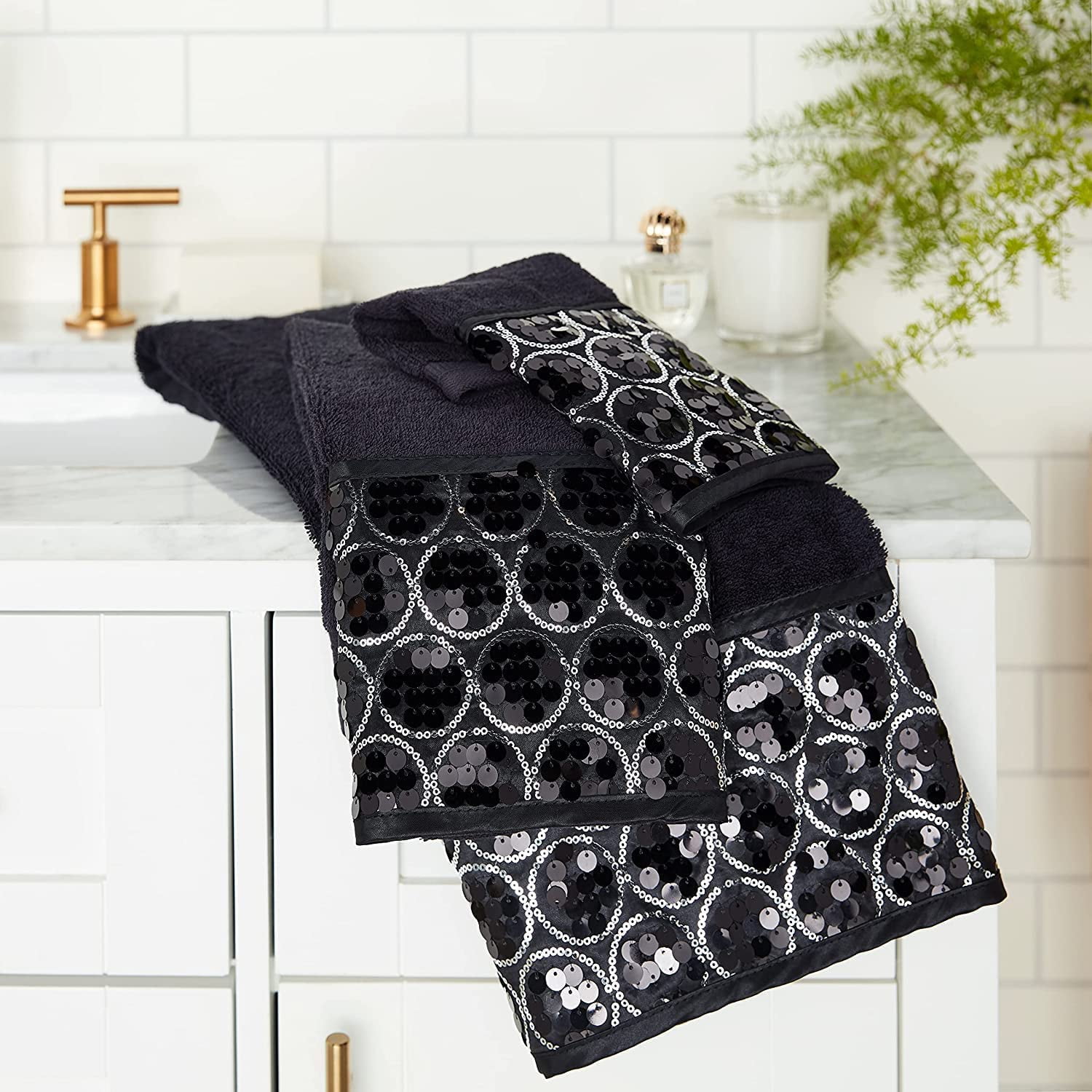 Sinatra Black Bath Accessories 3 Piece Towel Set Bath Towel Set (Bath Towel, Hand Towel, Wash Cloth)