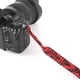 thumbnail image 3 of Correa Muñeca para Cámara Tejida Hecha A Mano Liberación Rápida DSLR Sin Espejo () Rojo, 3 of 5