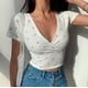 thumbnail image 2 of Camiseta de mujer de manga corta ajustada con escote en V cruzado y estampado floral retro estilo americano, 2 of 5