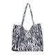 thumbnail image 2 of Bolsa de mano con estampado de animales para mujer de Ehuebsd hombro reutilizable informal de gran capacidad para compras y uso diario, 2 of 8