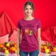 thumbnail image 3 of Playera Frutal Granadas San Joaquin Valley – Estilo Fresco con Sabor a Granada Ropa Para Mujer Color Rosa Dorado Talla Extra Grande Marca Emil SaEs, 3 of 4