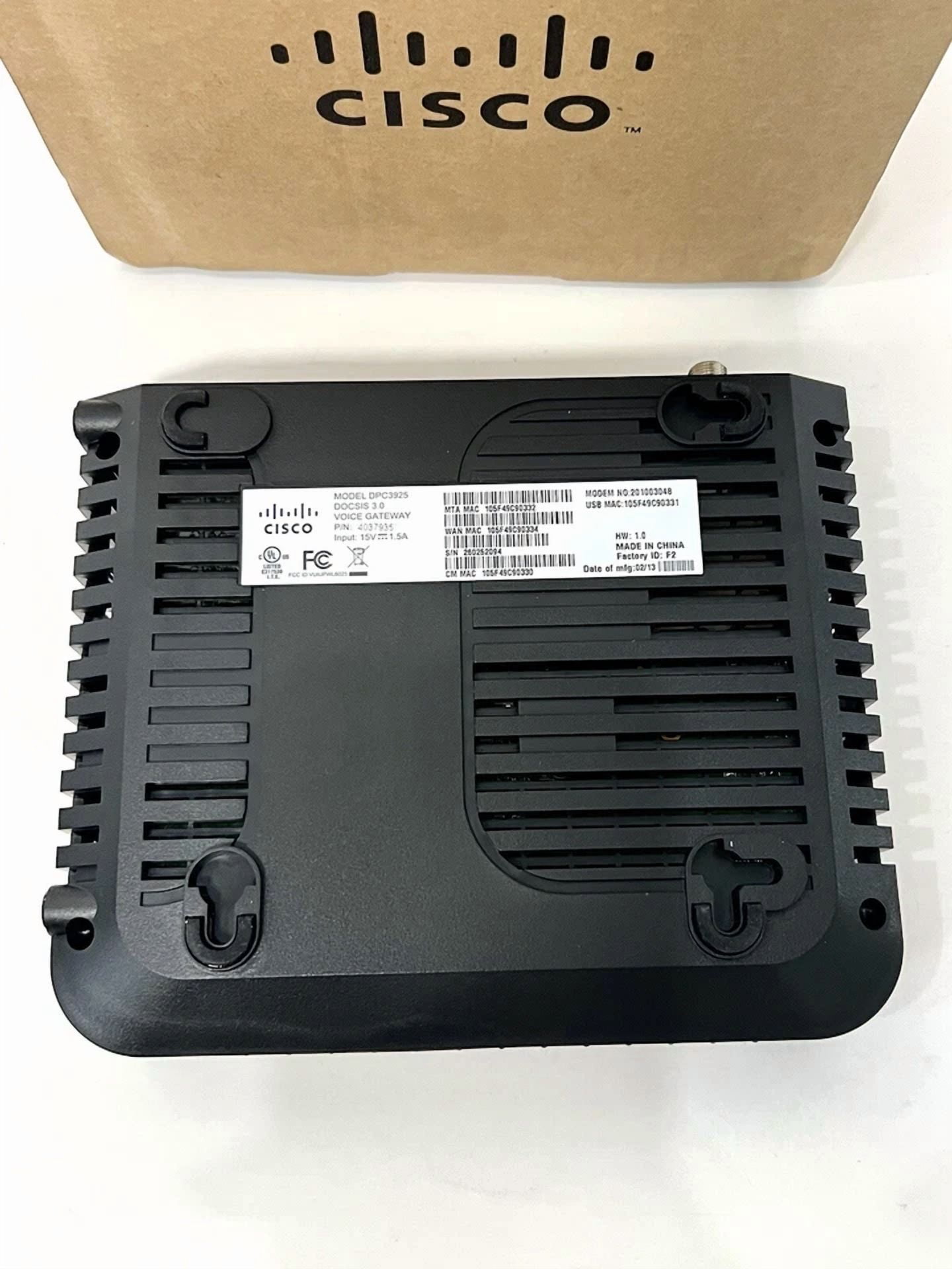 Cisco Model Dpc3925 8X4 Docsis 3.0 Wireless Residential Gateway Modem Router
