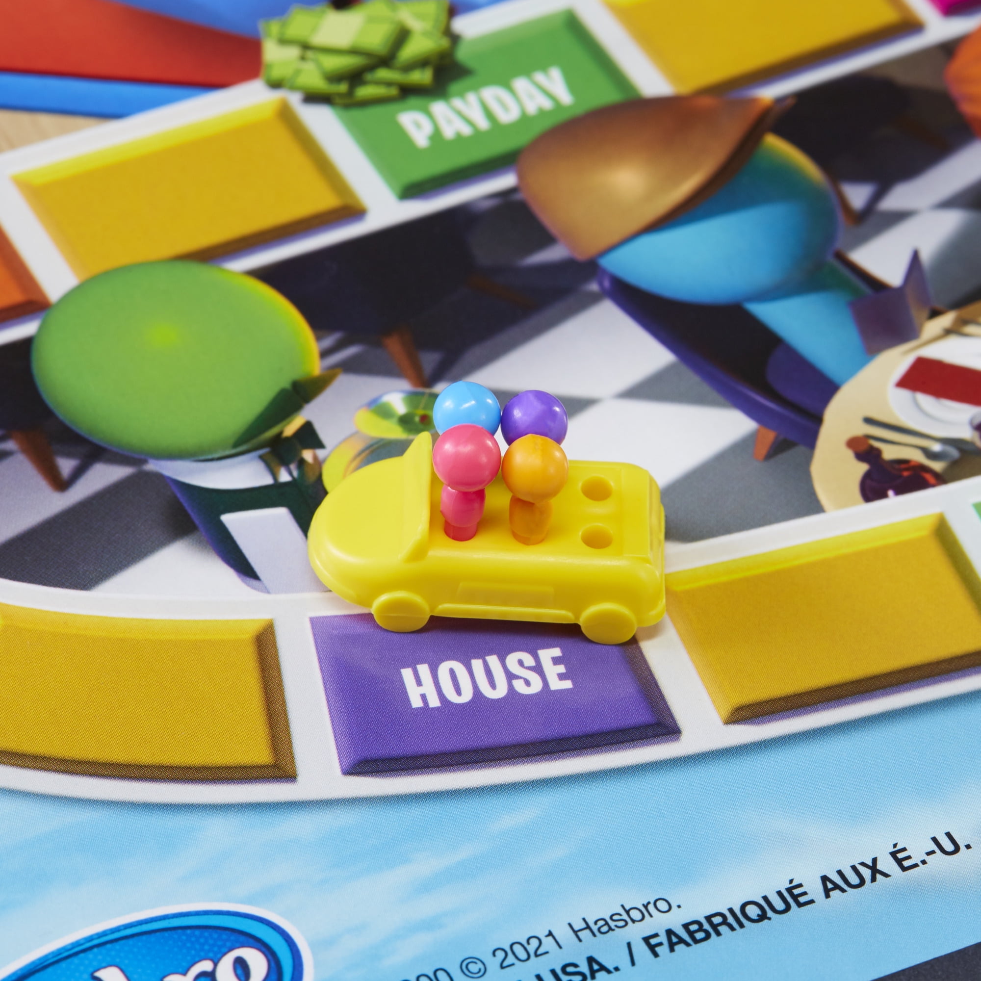 Hasbro Gaming The Game of Life Game, Family Board Game for 2-4 Players,  Indoor Game for Kids Ages 8 and Up, Pegs Come in 6 Colors