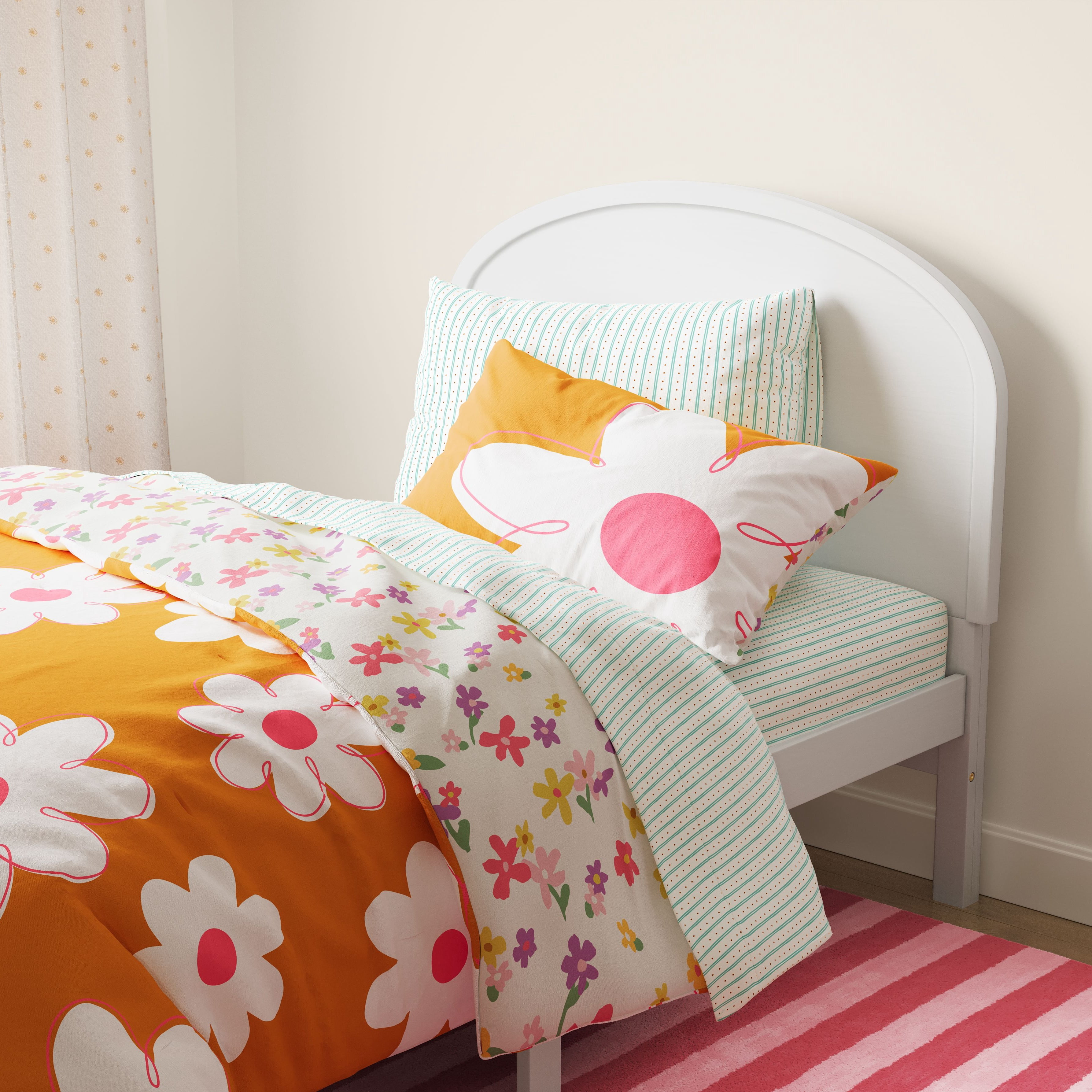 Mainstays Kids Daisy Reversible Comforter Set with Sheets, Twin, 5 Pieces