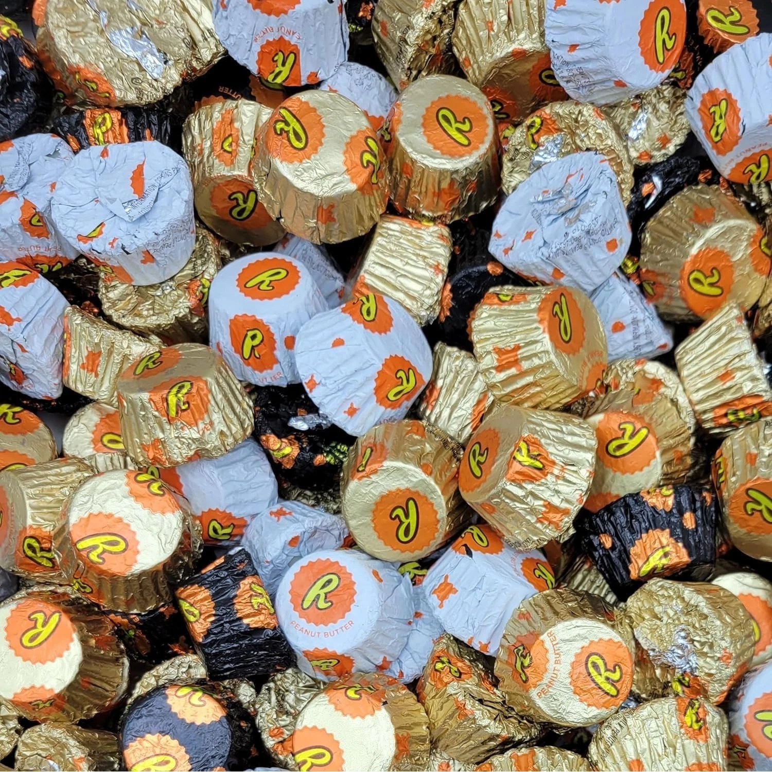 Reese’s Peanut Butter Cups Miniatures Assortment, Individually Wrapped Foils, Bulk Chocolate Holiday Candy (5 Pounds)