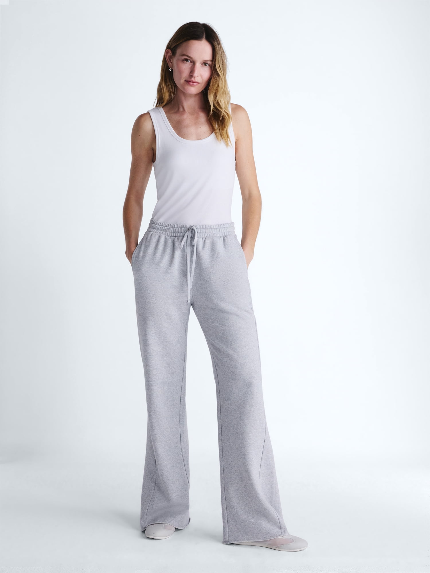 Scoop Women's and Women's Plus Mineral Wash Fleece Flare Leg Sweatpant, Sizes XS-4X